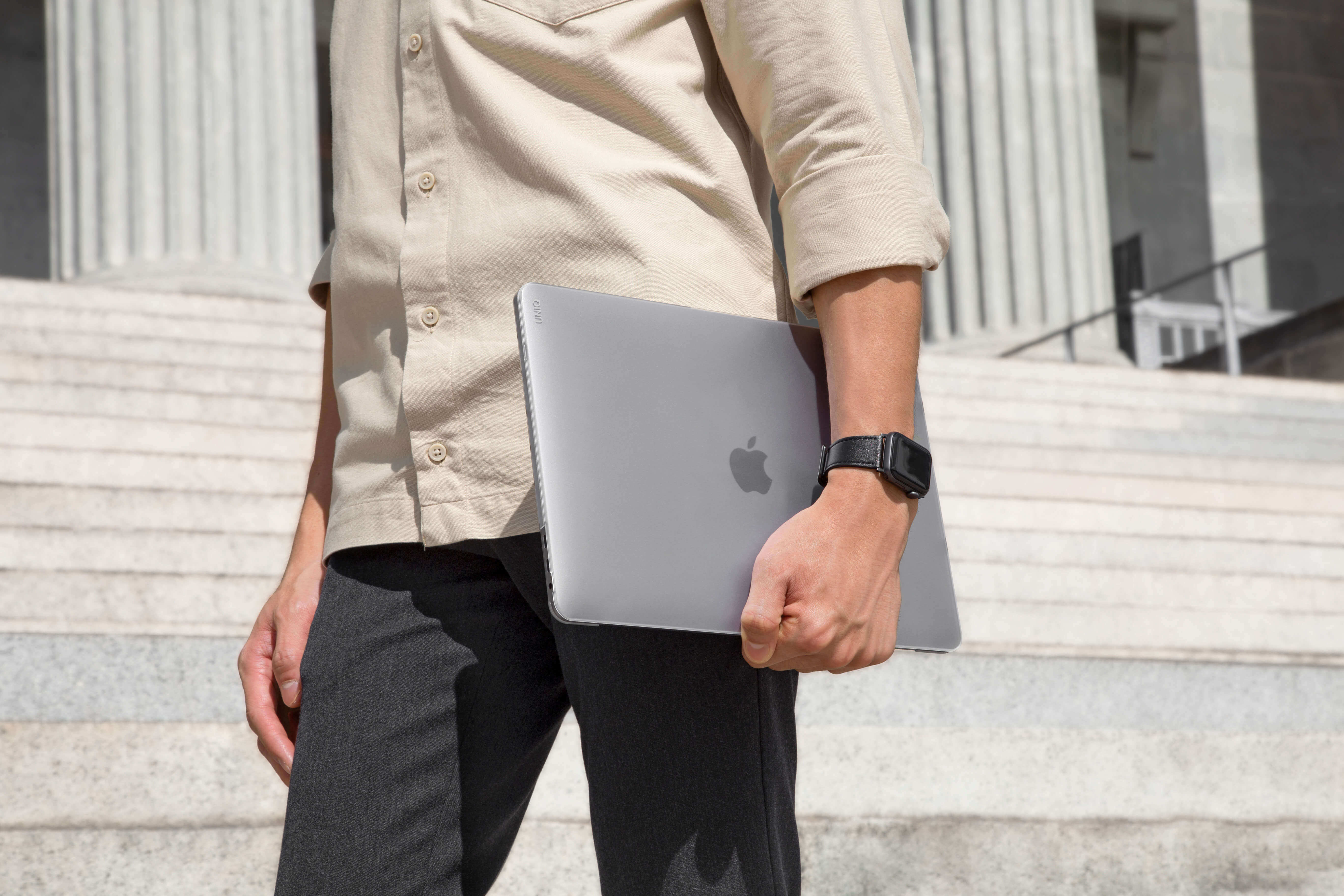 Claro Ultra-Slim Case for MacBook Pro 16.2"