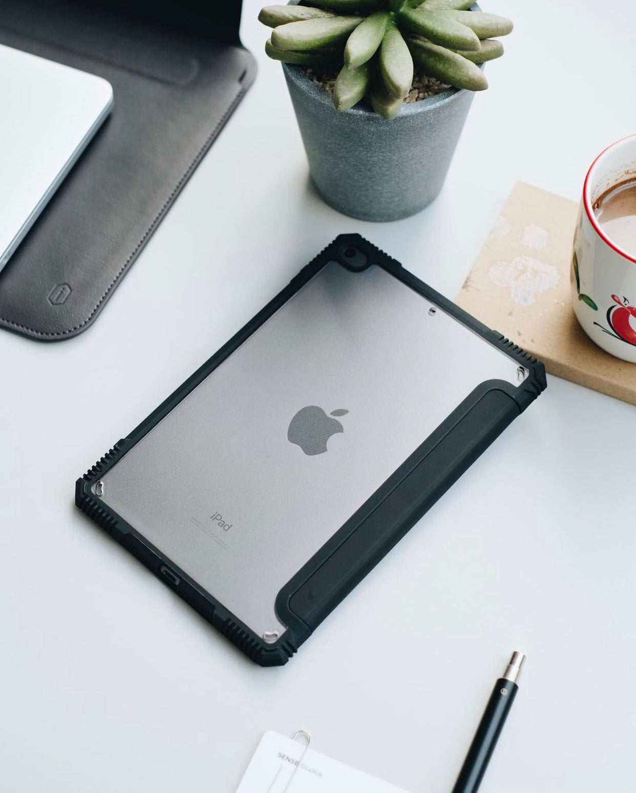 Alpha Smart Folio Case for iPad - Wiwu