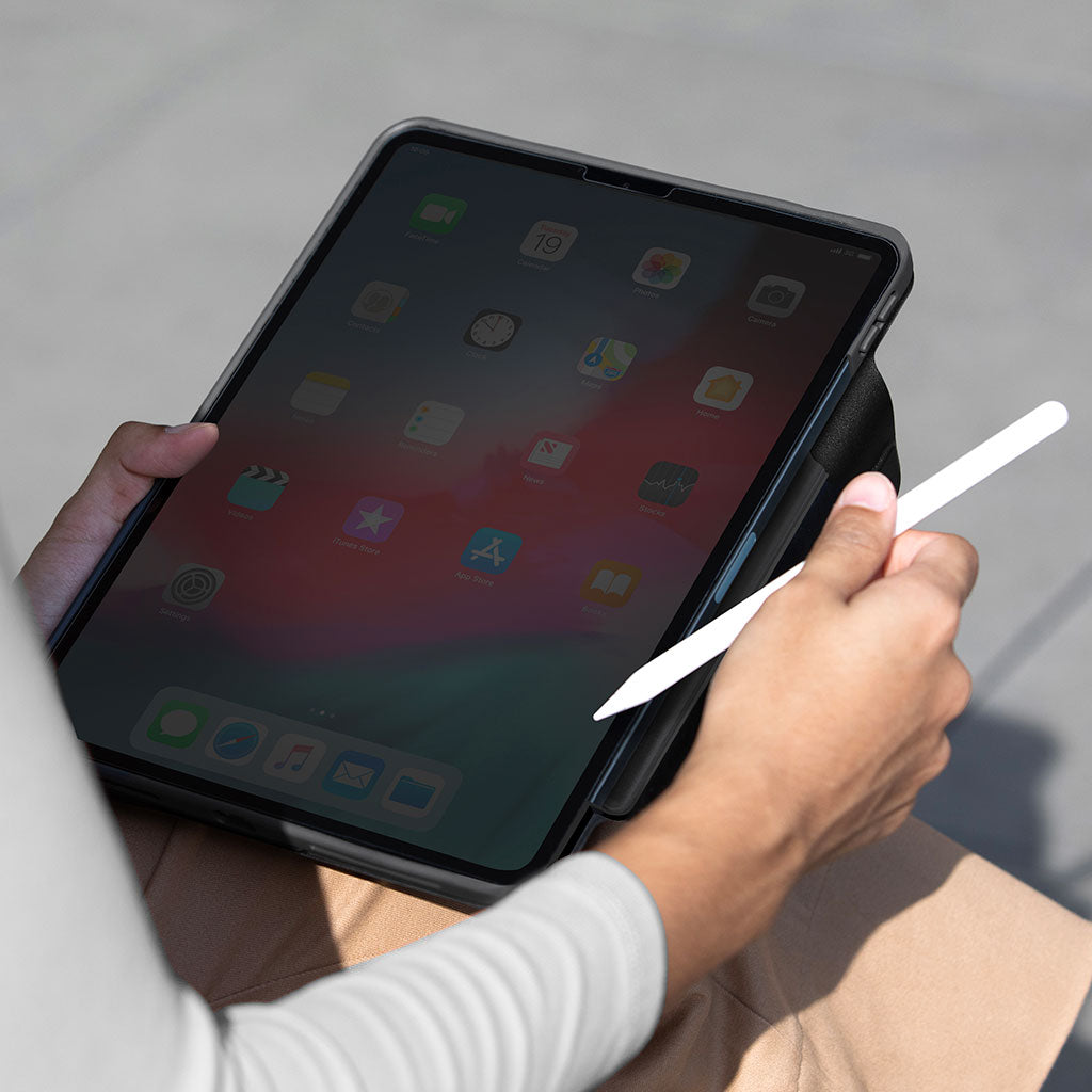 Uniq Ryze 360 case para iPad Pro 11" M4